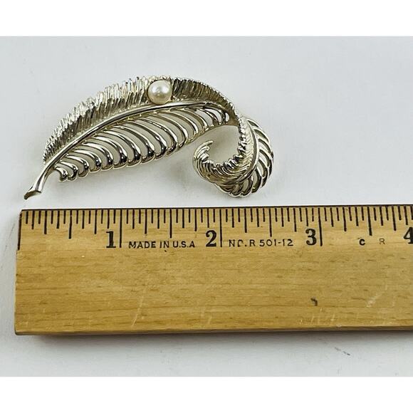Vintage Marboux Marcel Boucher Leaf Brooch Gold With Faux Pearl 717 Numbered - Picture 8 of 12